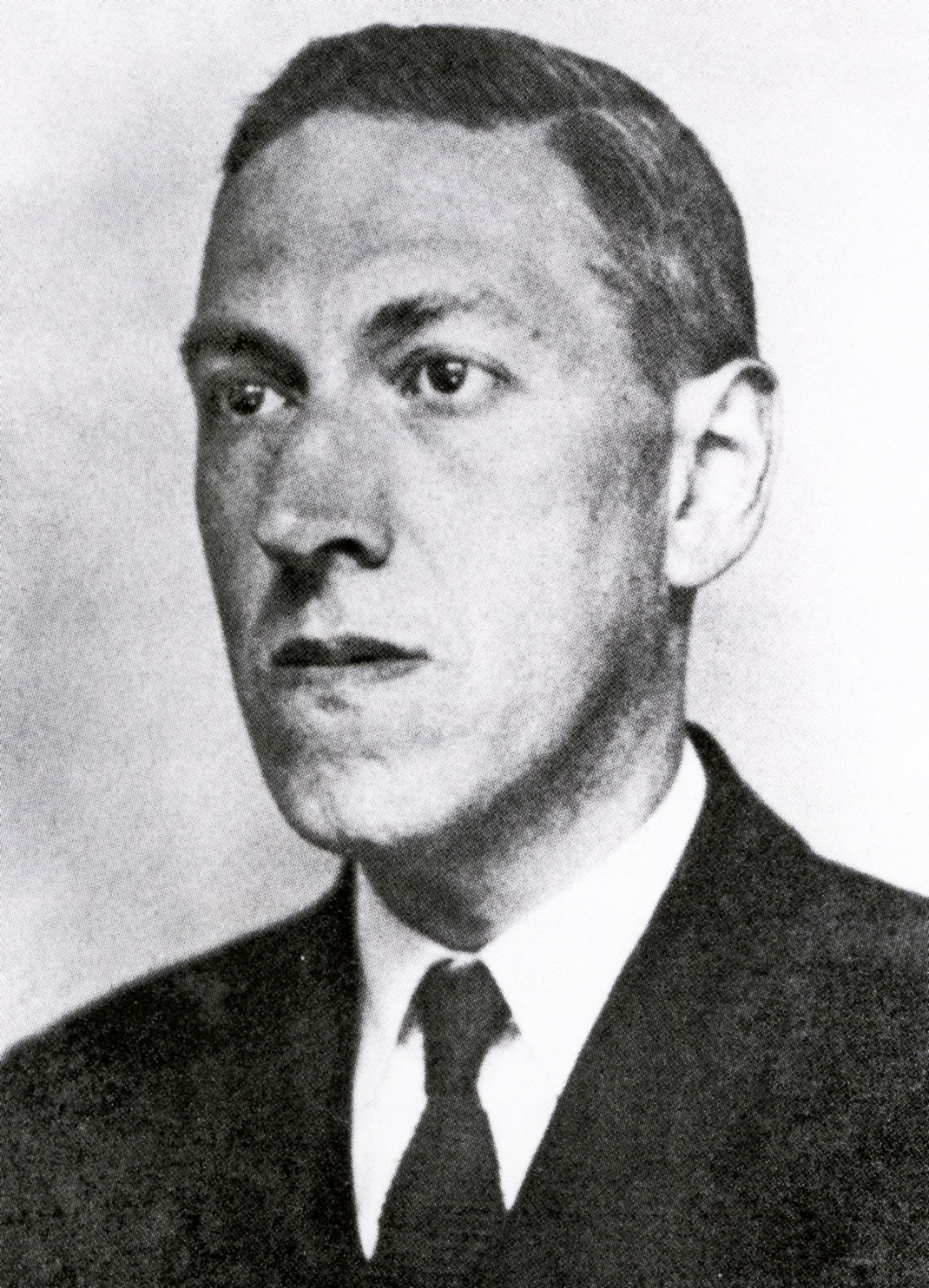 Portrait of H.P. Lovecraft on Passage Press's website